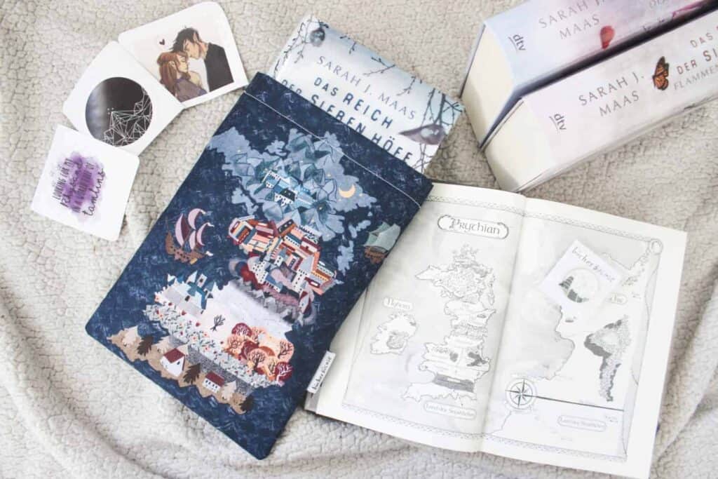 Buchhülle "Das Reich der sieben Höfe" von @leamelcher /Booksleeve