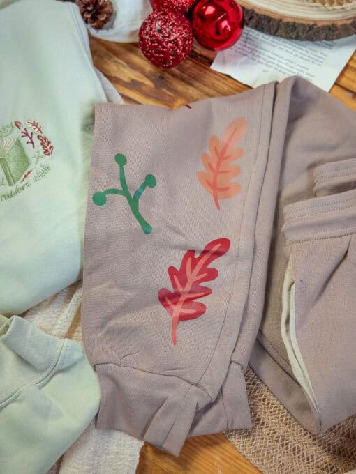 Cozy_Readers_Club_Jogger_Pants_Produktfoto_02.jpg