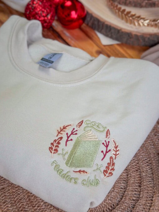 Cozy_Readers_Club_Jogger_Sweater_Produktfoto_03.jpg