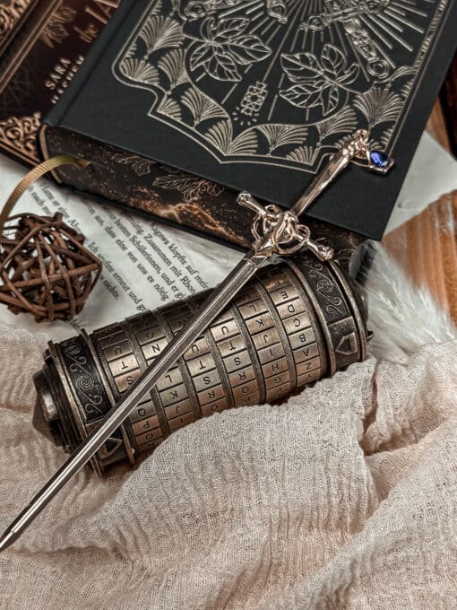 2025_02 The Jasad Heir Spezialbox_Haarnadel_03.jpg