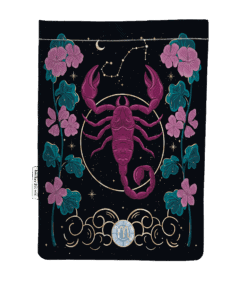 Buchhu¨lle Skorpion Mockup.png